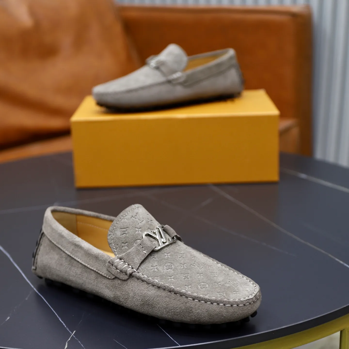 Ex-factory price: 480💰【LV】Louis Vuitton ⚠️High-end men’s driving and pedal series ⚠️38-44 (customized for 45) ⚠️All original cowhide leather! Thick and soft! Made entirely of calfskin lining! The latest non-slip beanie sole! Three-dimensional package technology! Fashionable and classic! Handicrafts! Original high quality! Feel free to compare!